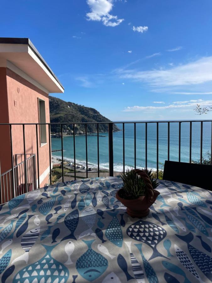 Апартаменты Ocean View Flat With Wi-Fi, Ac And Elevator To Town Леванто Экстерьер фото